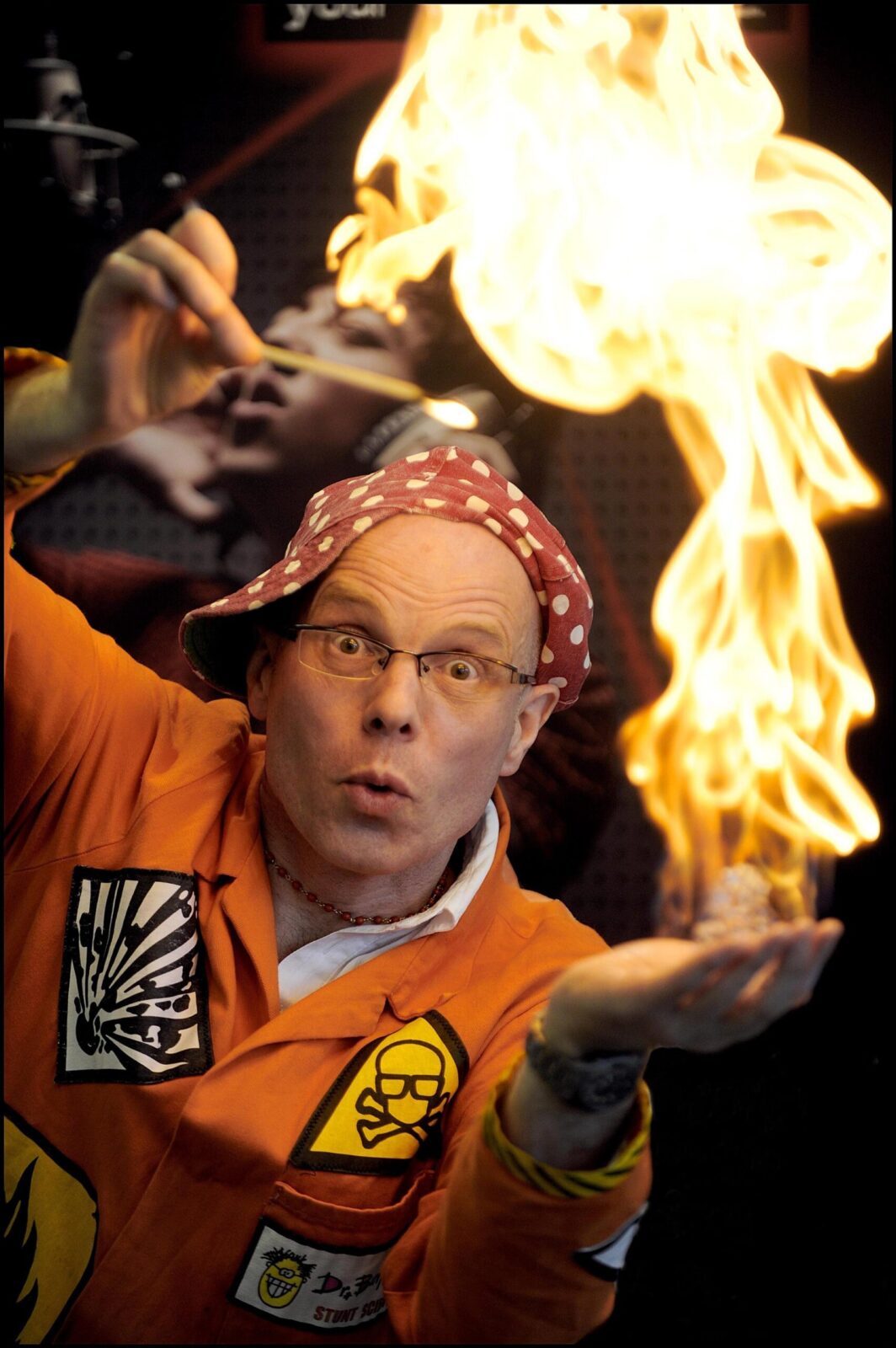 Dr. Bunhead setting flame in his hand