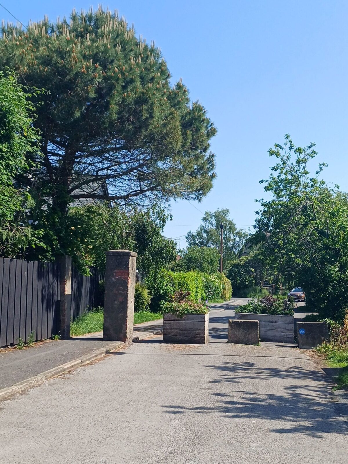 Bollards at the end of Muncastergate